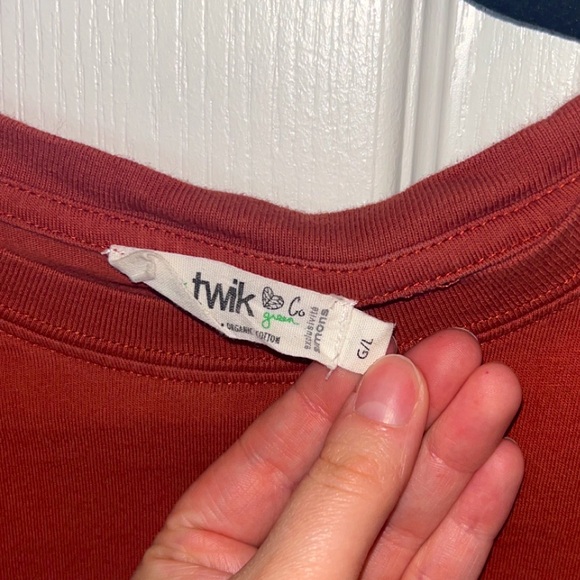 Modern Art Crop Top - Picture 3 of 4